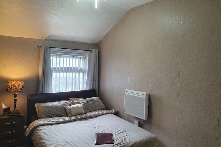 Room 25 of 49