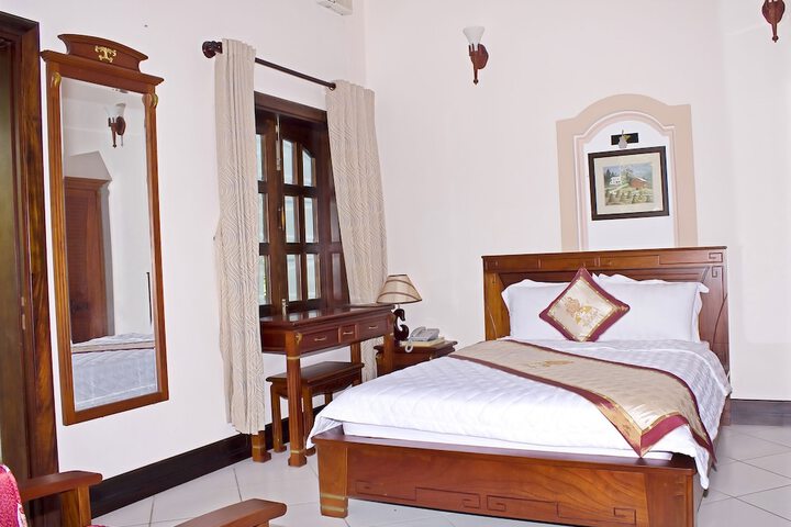 Room 9 of 55