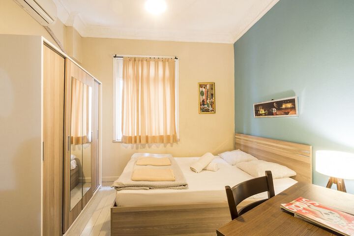 Room 21 of 27