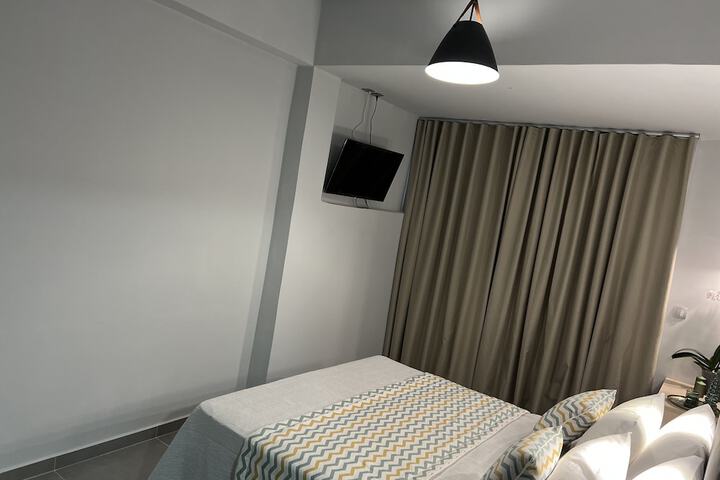 Room 3 of 35