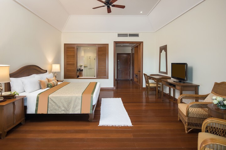 Room 12 of 65