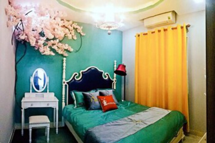 Room 27 of 38
