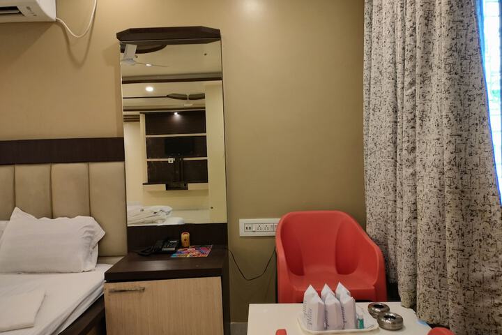 Room 103 of 150