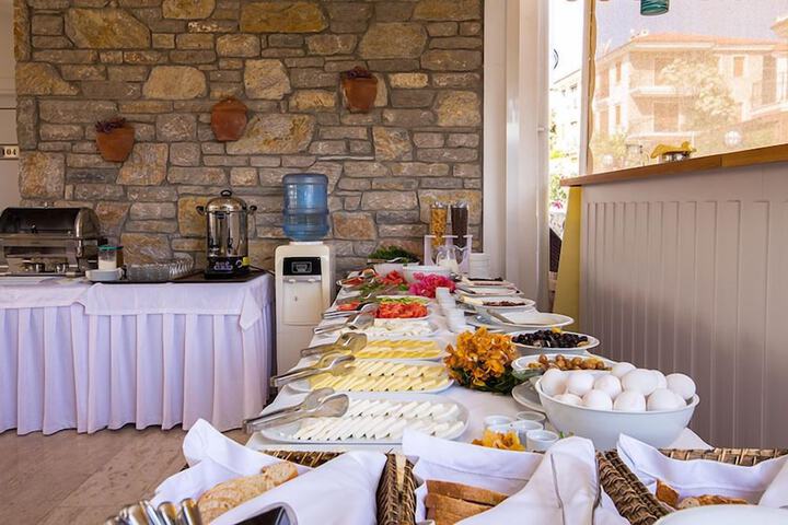 Breakfast/Coffee Service 26 of 34