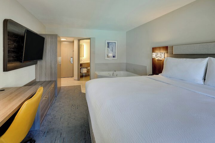Room 14 of 52