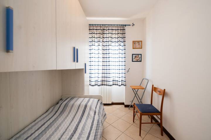 Room 6 of 31