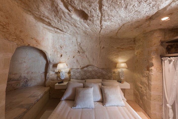 Room 11 of 44