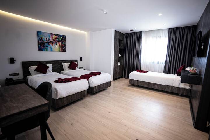 Room 8 of 25