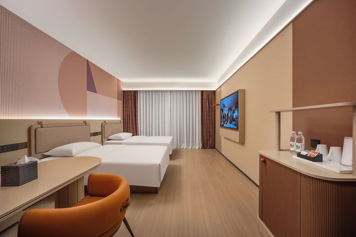 Room 27 of 75