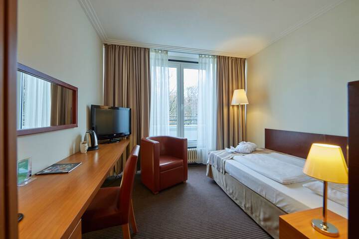 Room 5 of 30