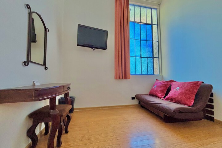 Room 17 of 47
