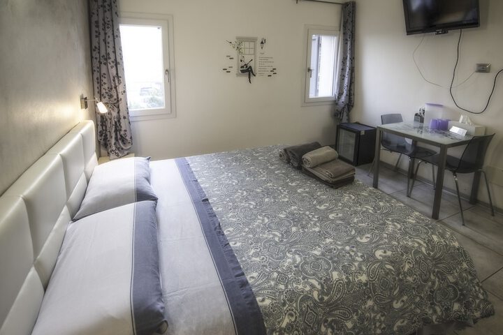 Room 17 of 141