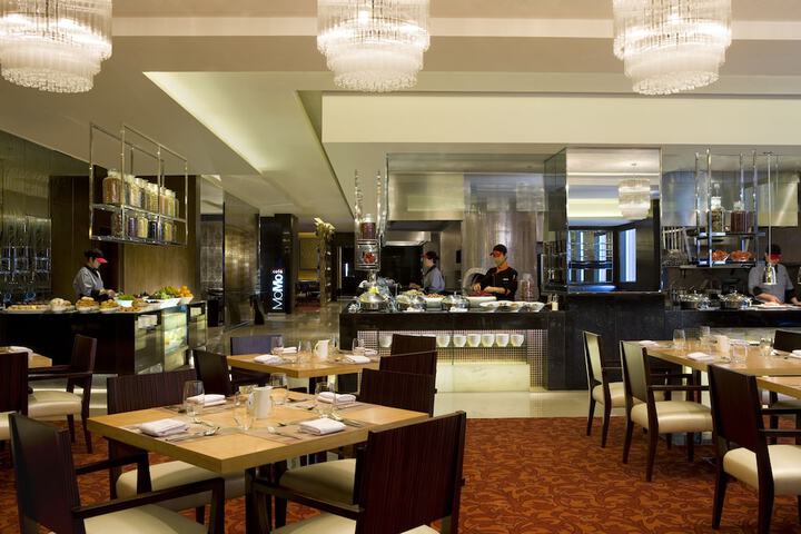 Dining 39 of 60