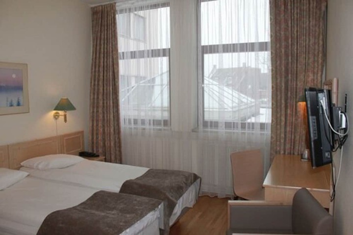 Room 5 of 34