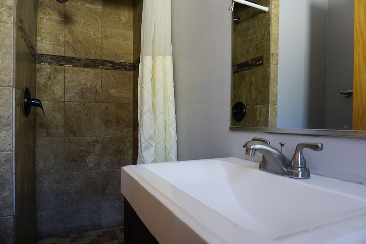 Bathroom sink