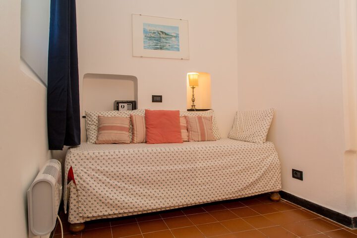 Room 27 of 56
