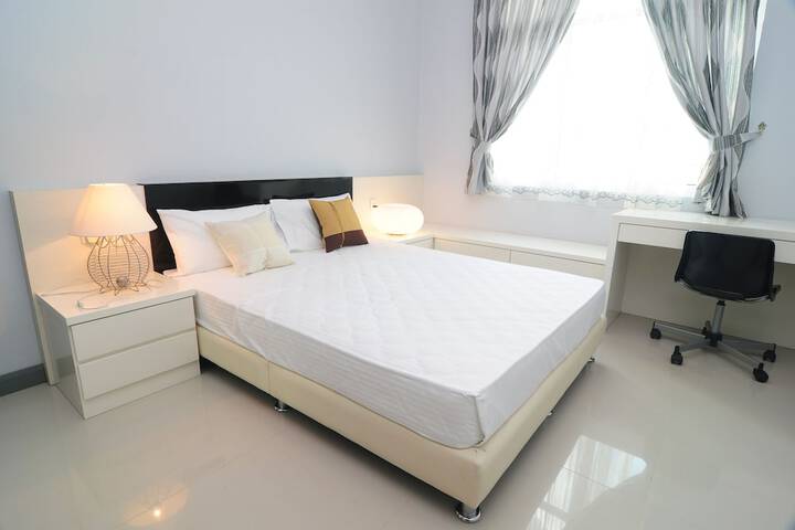 Room 2 of 44