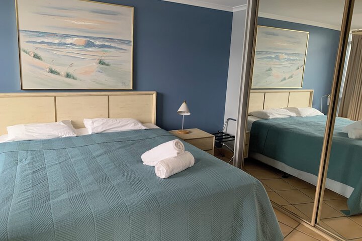 Room 2 of 75