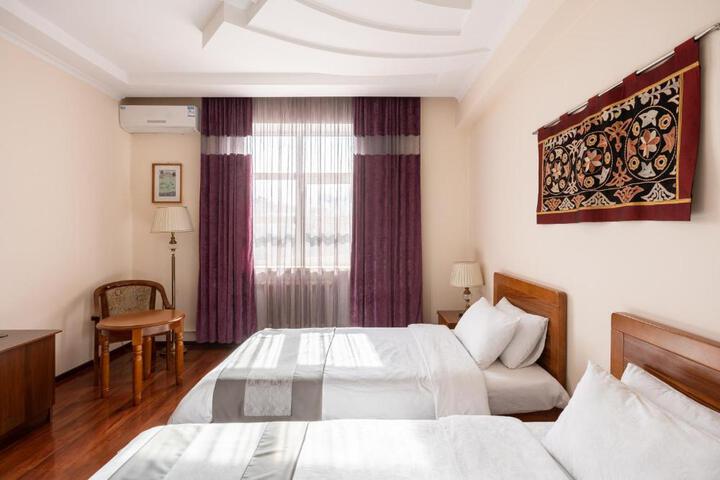 Soluxe Hotel