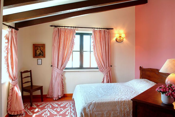 Room 5 of 34
