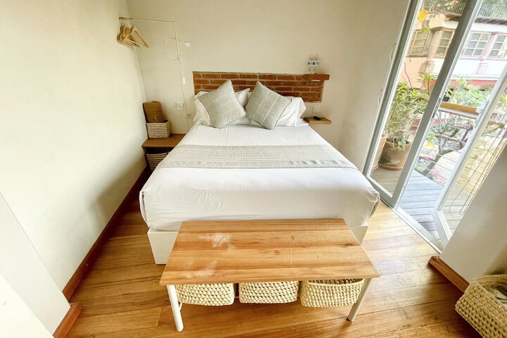 Room 5 of 37