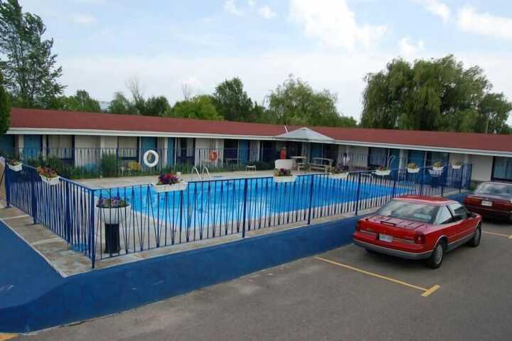 Pool 7 of 10