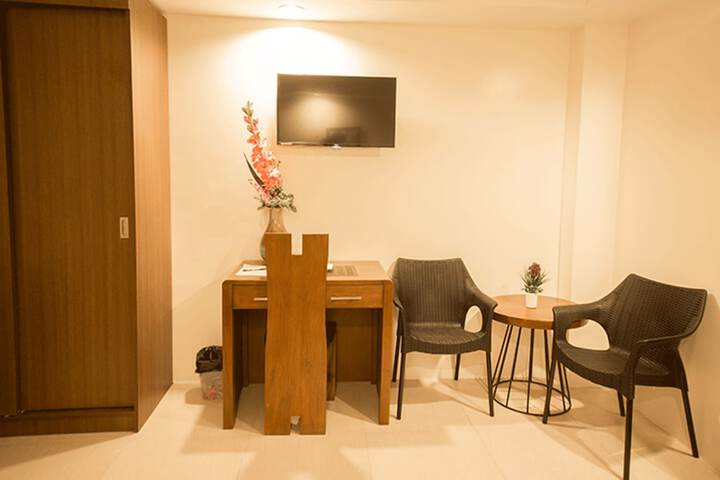 Room 5 of 14