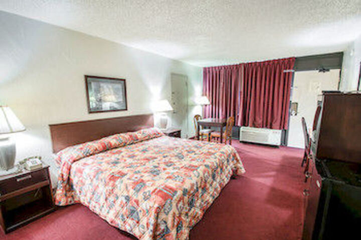 Room 10 of 51