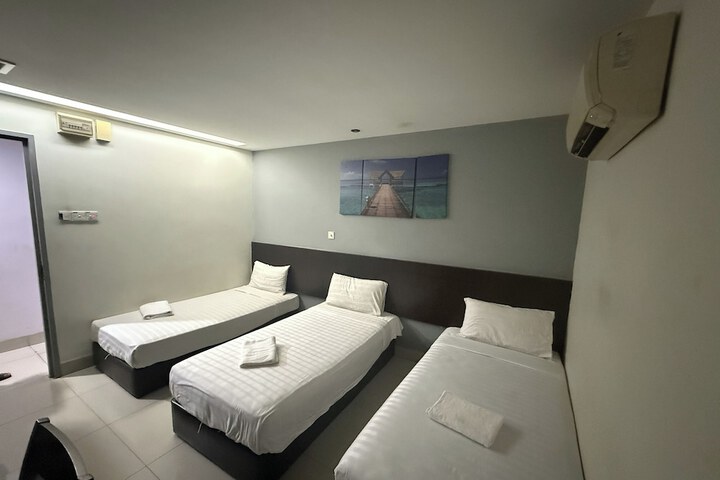 Room 37 of 61