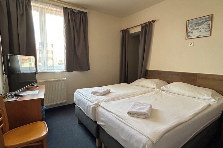 Room 18 of 40