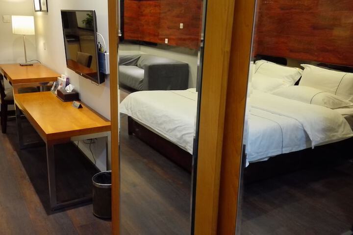 Room 18 of 26