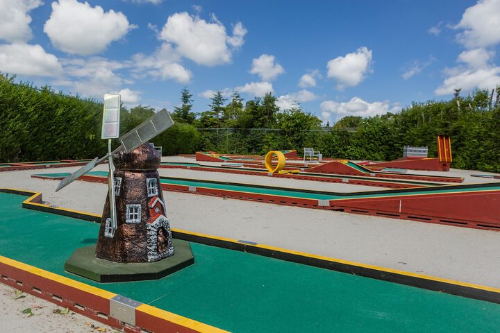 Mini-golf