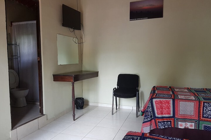 Room 15 of 48