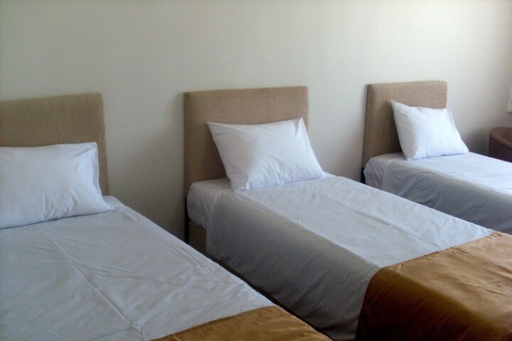Room 11 of 36