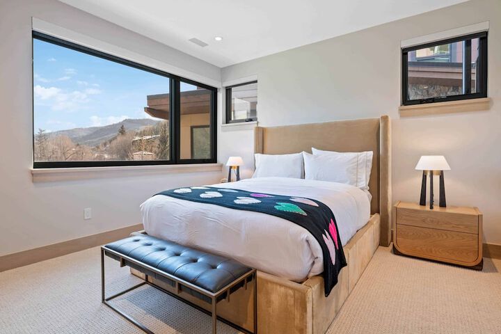 Room 10 of 36