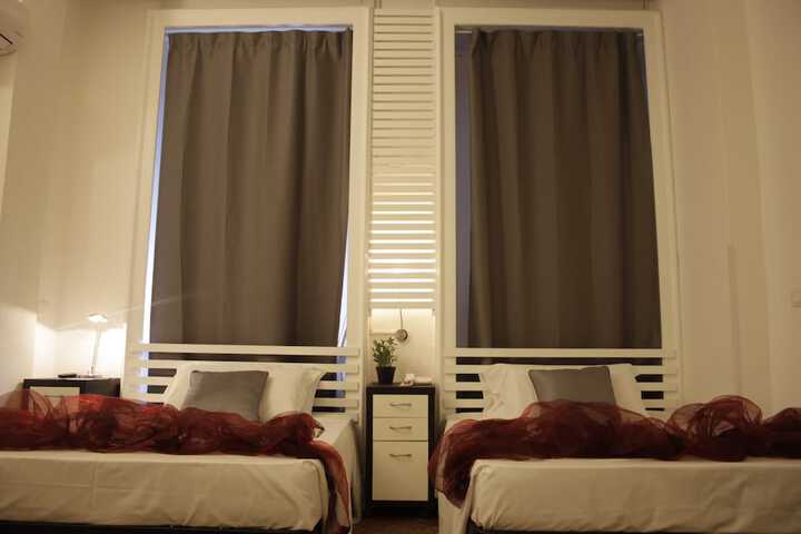 Room 21 of 40