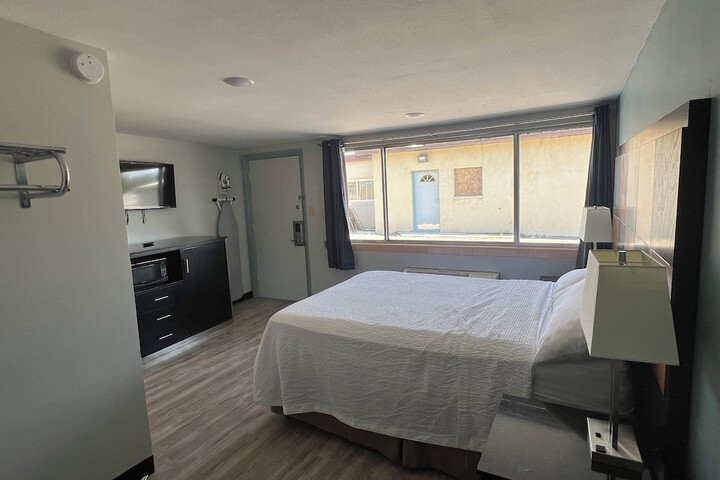 Room 5 of 14