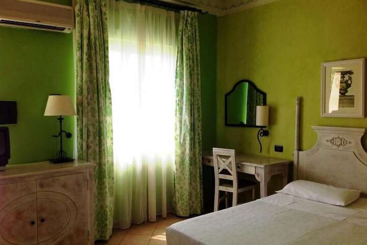 Room 5 of 23