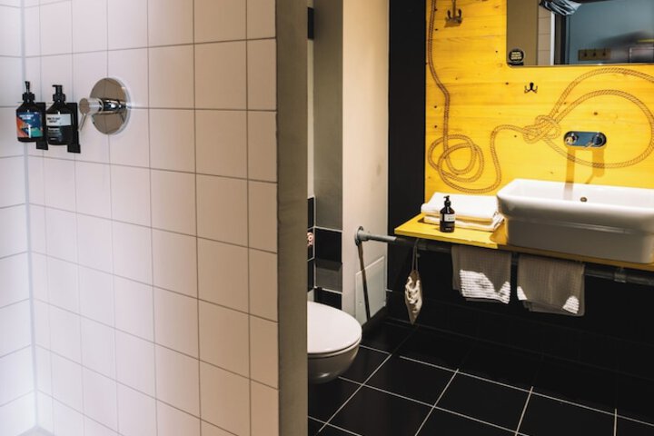 Room 54 of 75