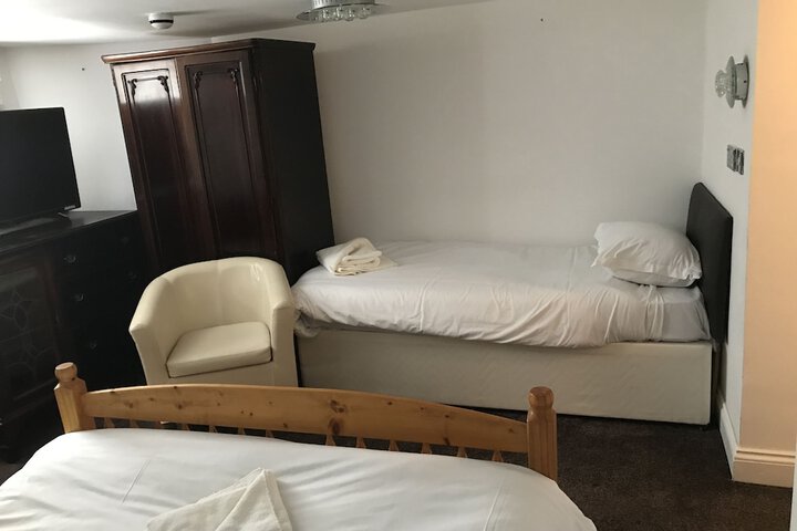 Room 14 of 66