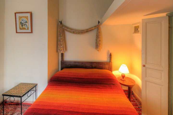 Room 32 of 266