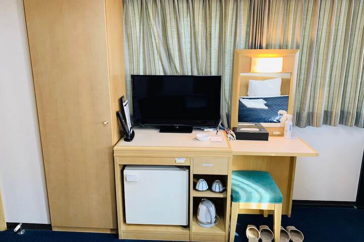 Room 22 of 40