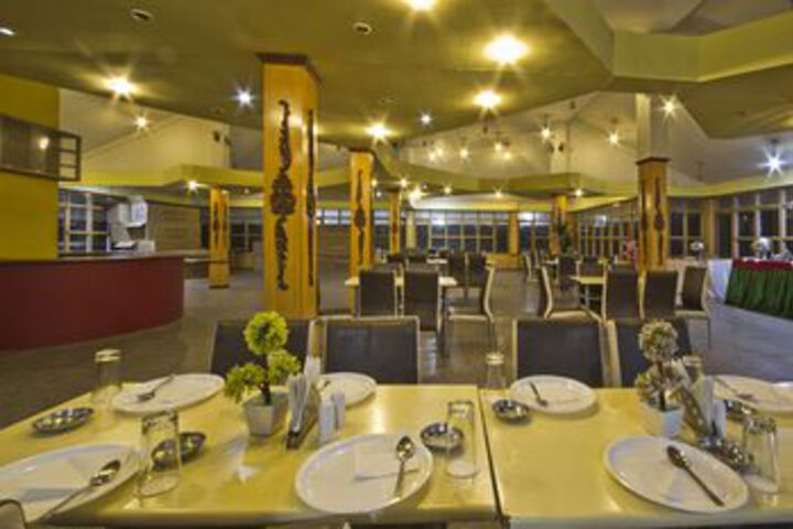 Dining 5 of 20