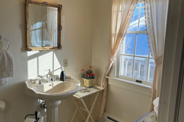 Room 42 of 60