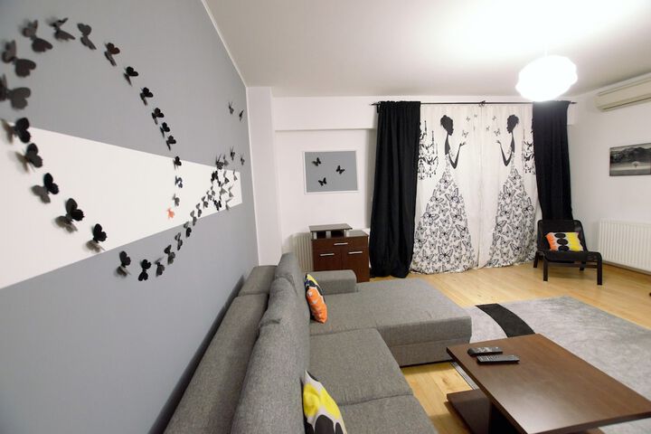 Room 12 of 206