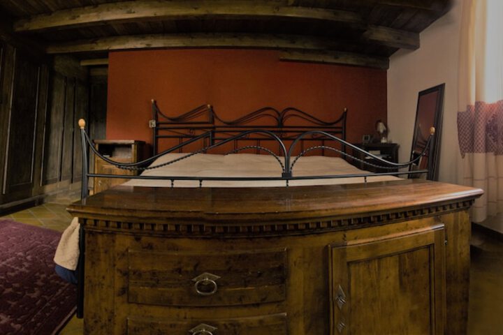 Room 5 of 19