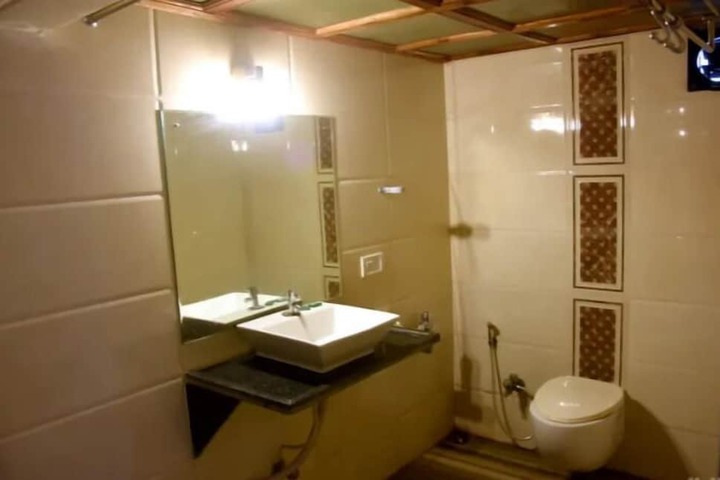 Room 14 of 25