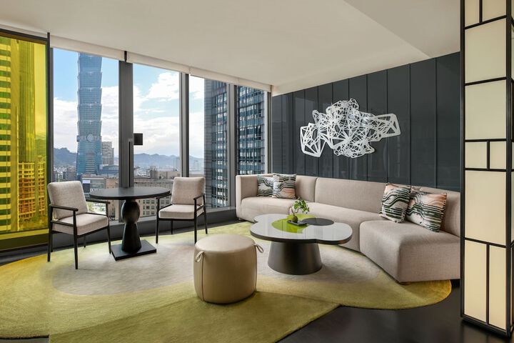 Room 30 of 182