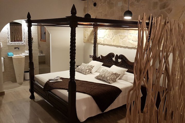 Room 35 of 106