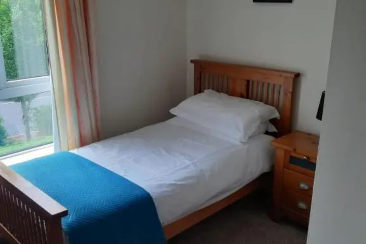 Room 3 of 6
